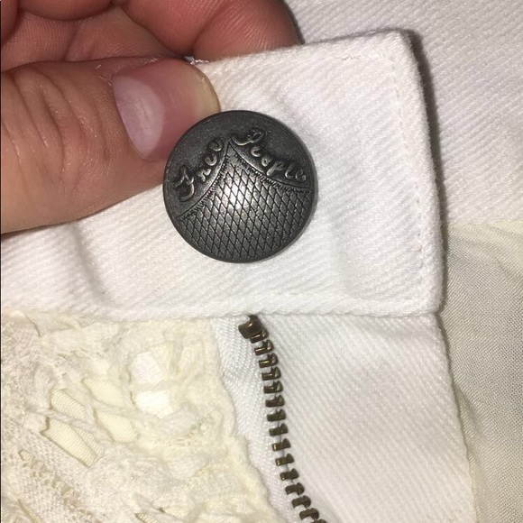 Shorts - Picture 3 of 5